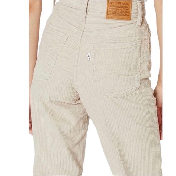 Levi’s Cream Corduroy Ribcage Straight Ankle Jeans - Picture 3 of 11